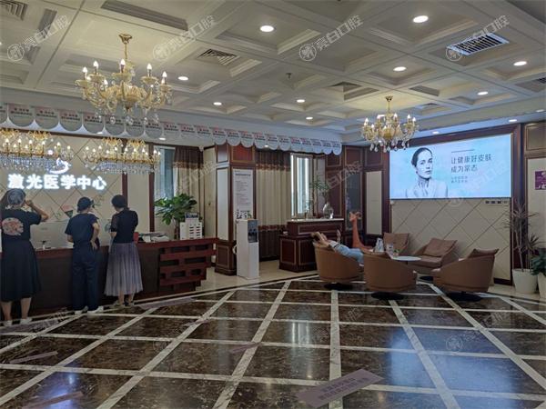 国内出名的隆胸医生王驰现在在北京京城皮肤坐诊:技术不变实力更强别错过