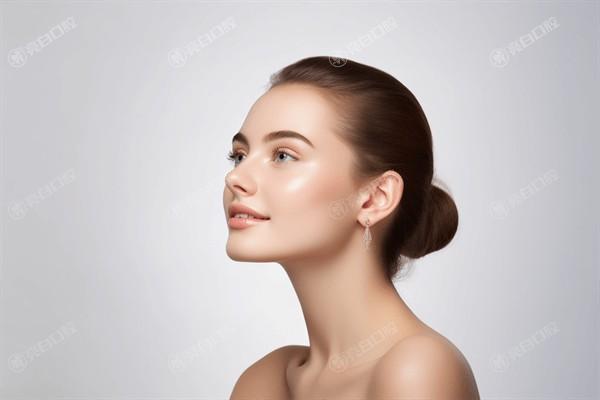 广州眼底脂肪重置去黑眼圈哪家整形医院好价格还不贵 海峡/广州中家医家庭医生整形/荔医做眼底脂肪重置去黑眼圈比较好 