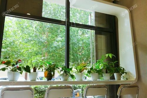 北京雅医家口腔门诊部看牙多少钱？补牙198、种植牙3580、矫正12999元起