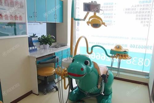 德阳新桥口腔医院2025价格表：种植牙2375+牙齿矫正13975+全瓷牙贴面3846+拔牙70+