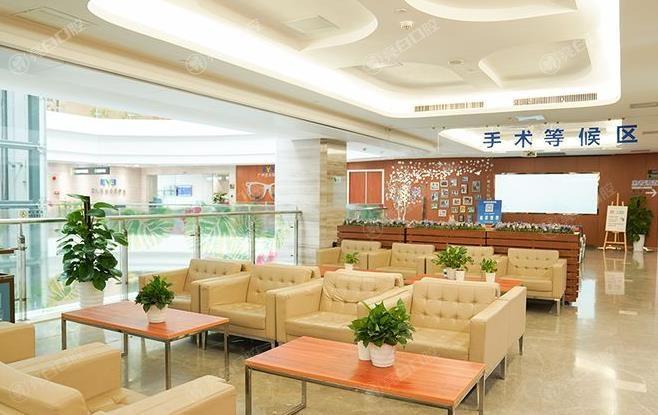 广州爱尔眼科医院近视手术价格表，全飞秒15800+半飞秒9800+晶体植入30000元起