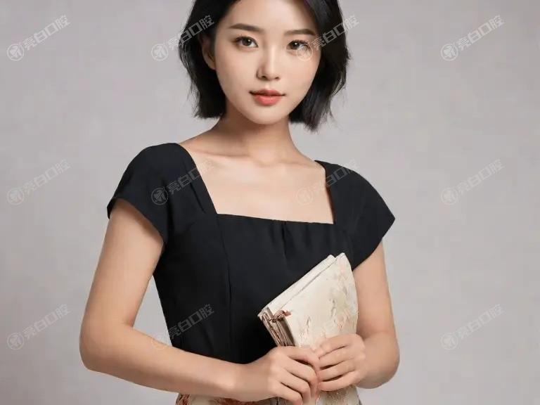 成都现代整形医院医生推荐张航：擅长巨乳缩小/腹壁成型术及悬垂乳矫正等高难度项目