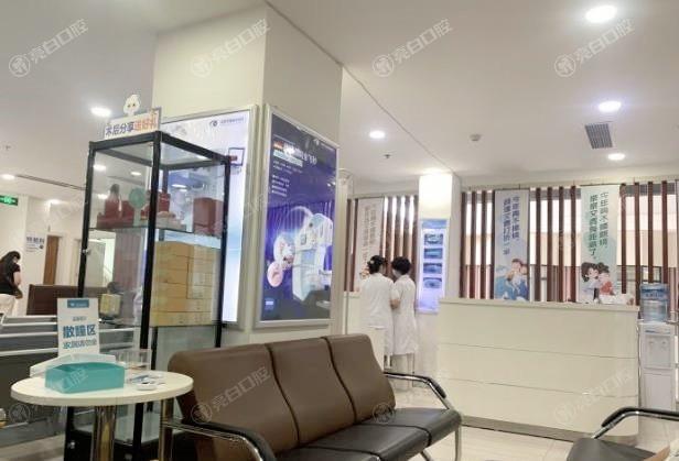 成都华厦眼科口碑好不好？口碑赞、服务棒，贴心关怀让你就医无忧！