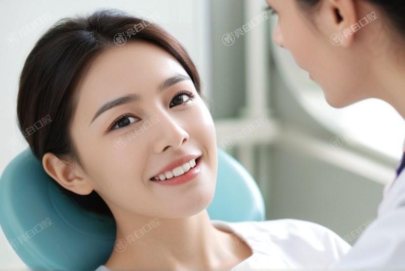 成都镶牙收费大揭秘！不同材质价格差异几何？哪些医院性价比高？