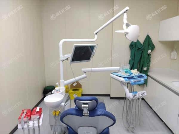 南宁诺贝尔口腔2025价格表一览：种植牙2180元起、牙齿矫正5700元起、补牙82元起