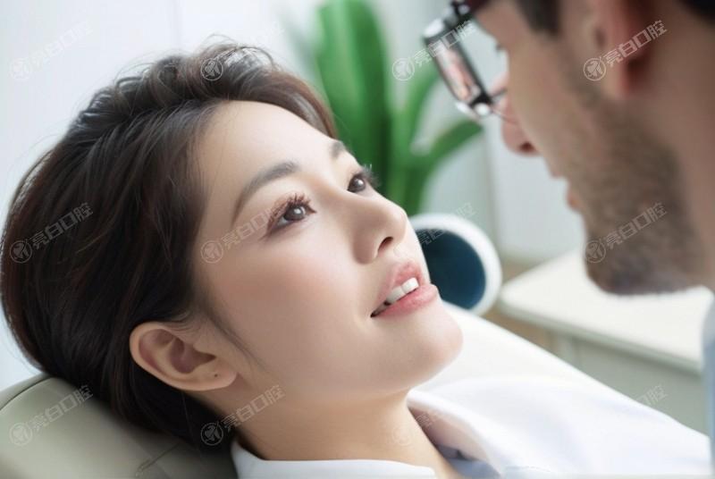 牙龈老是出血咋回事？探究牙龈出血的原因与处理，守护牙龈健康！