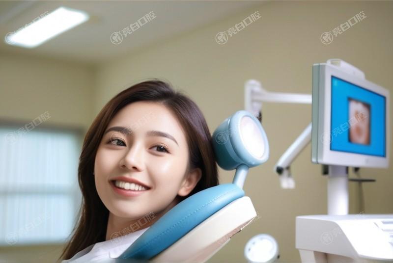 全口假牙松动易脱落怎么解决?及时复诊调整并正确佩戴,稳固假牙位置 全口假牙松动易脱落怎么解决?及时复诊调整并正确佩戴,稳固假牙位置