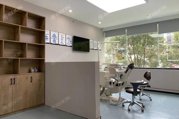 张家界牙博仕口腔门诊部牙齿矫正怎么样？品质口腔正畸技术靠谱，美丽笑容由此绽放