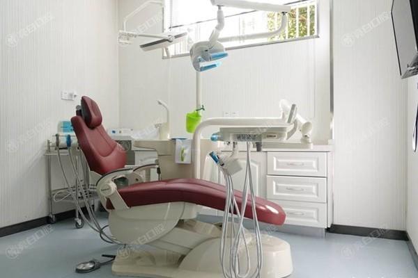 谁知道上海张引舟口腔咋样？听说他家种牙技术超厉害，性价比还高！