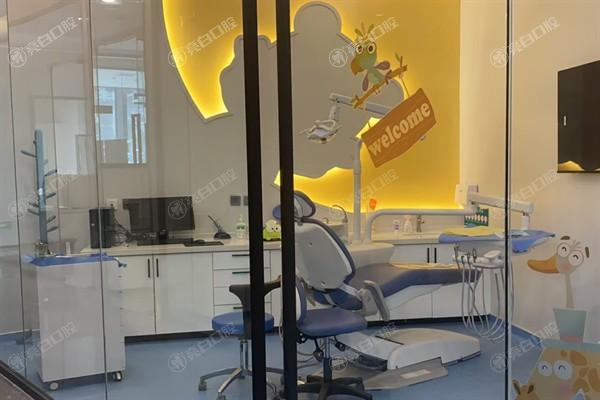 威海金莎口腔门诊部收费价目表曝光，种植牙、正畸等项目费用大揭秘