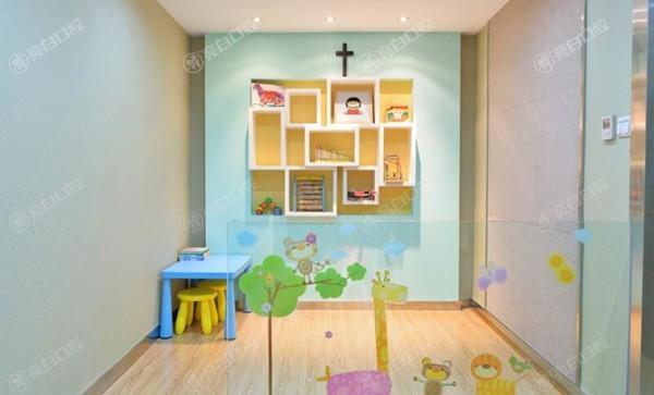 好奇深圳蒙恩口腔怎么样?据说环境舒适,医生医术还很高明! 好奇深圳蒙恩口腔怎么样?据说环境舒适,医生医术还很高明!