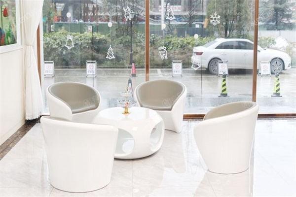 揭秘贵阳观山湖牙美家口腔门诊部牙齿矫正好不好？医生团队强收费透明