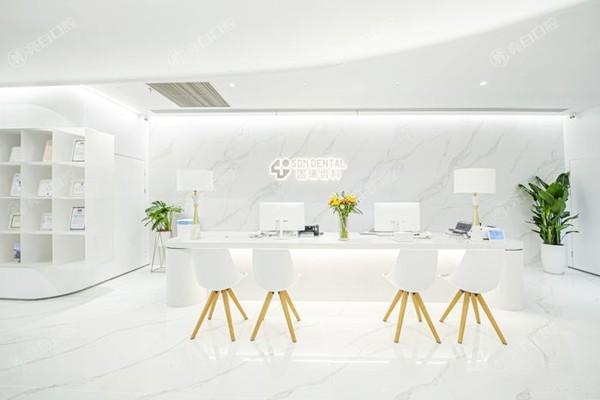 武汉致美固瑞口腔门诊部牙齿美白收费高不高？查实价格合理且好评率高