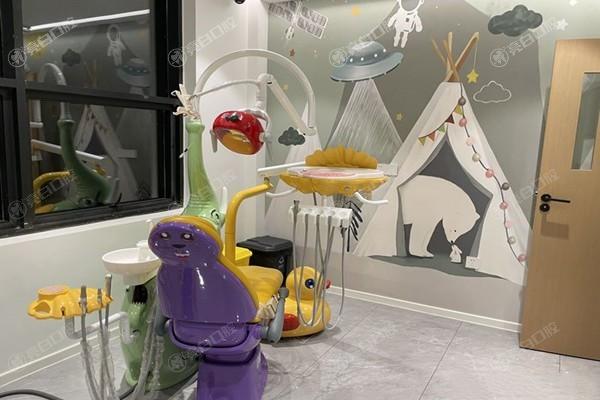 被夸爆的毕节花贝口腔门诊部全瓷牙好不好？医生团队强且口碑爆棚