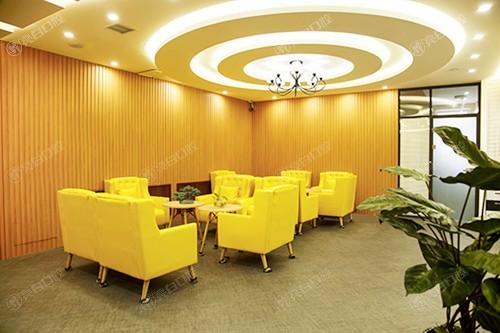 长春传阳口腔医院价格曝光:种植牙4000+牙齿正畸9800+拔牙50+