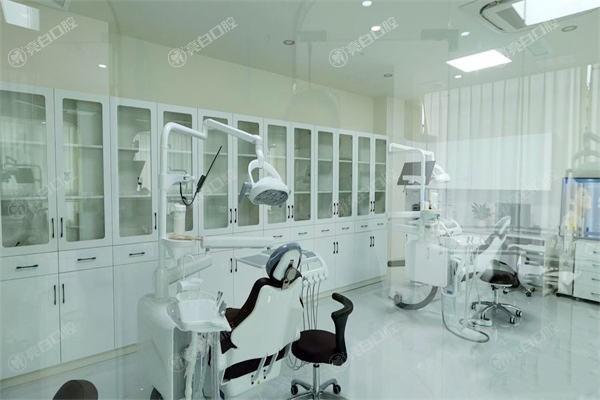 2025年重庆合川区吉美口腔价格表 树脂牙380+矫正6500+ 医生种牙水平高