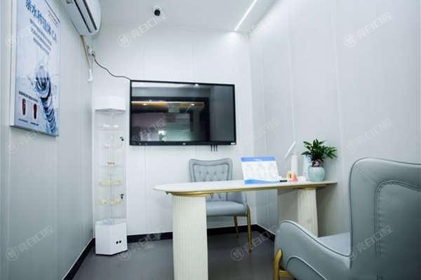 珠海诺雅美口腔门诊部收费价目表？种植牙 / 牙齿矫正 / 烤瓷牙性价比高