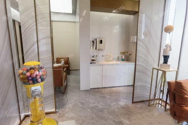 南宁同步口腔收费价格坑人吗？其实收费合理还受老顾客推荐