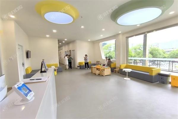 谁知道重庆黔江同舟口腔诊所牙齿矫正好不好？医生团队强收费透明