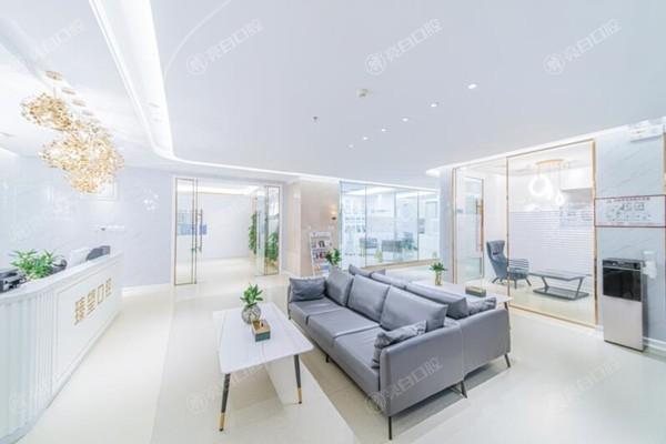 好奇北京臻望口腔做正畸好吗？正规医生定制方案，让你拥有整齐美牙