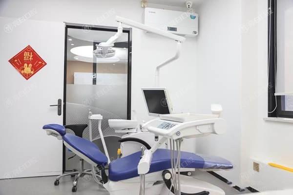 浙江金华馨园口腔儿童涂氟必要吗？防护建议+操作温和+长期有效  